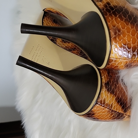 Gorgeous Bellofatto "Karina" Snakeskin Print heels - Picture 6 of 8